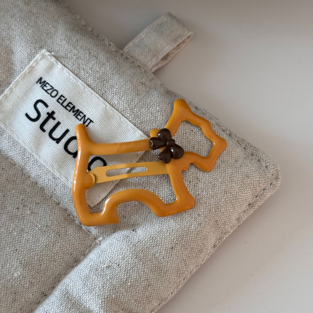 Yellow-Brown Bow Hairpin – Minimalist Side Clip for Girls