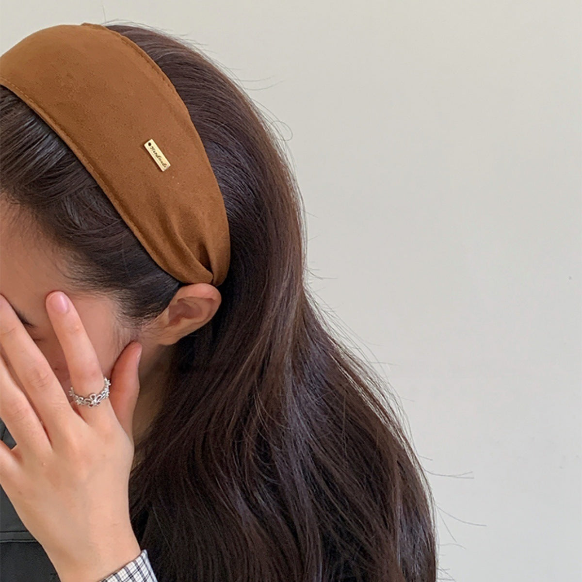 Leather Wide Headband in Maillard Shades – Vintage-Inspired Hair Accessory