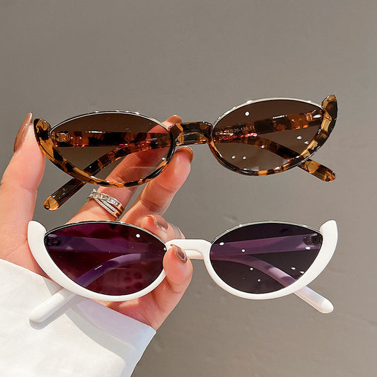 Half Rim Cat Eye Sunglasses – Elegant Retro Shades