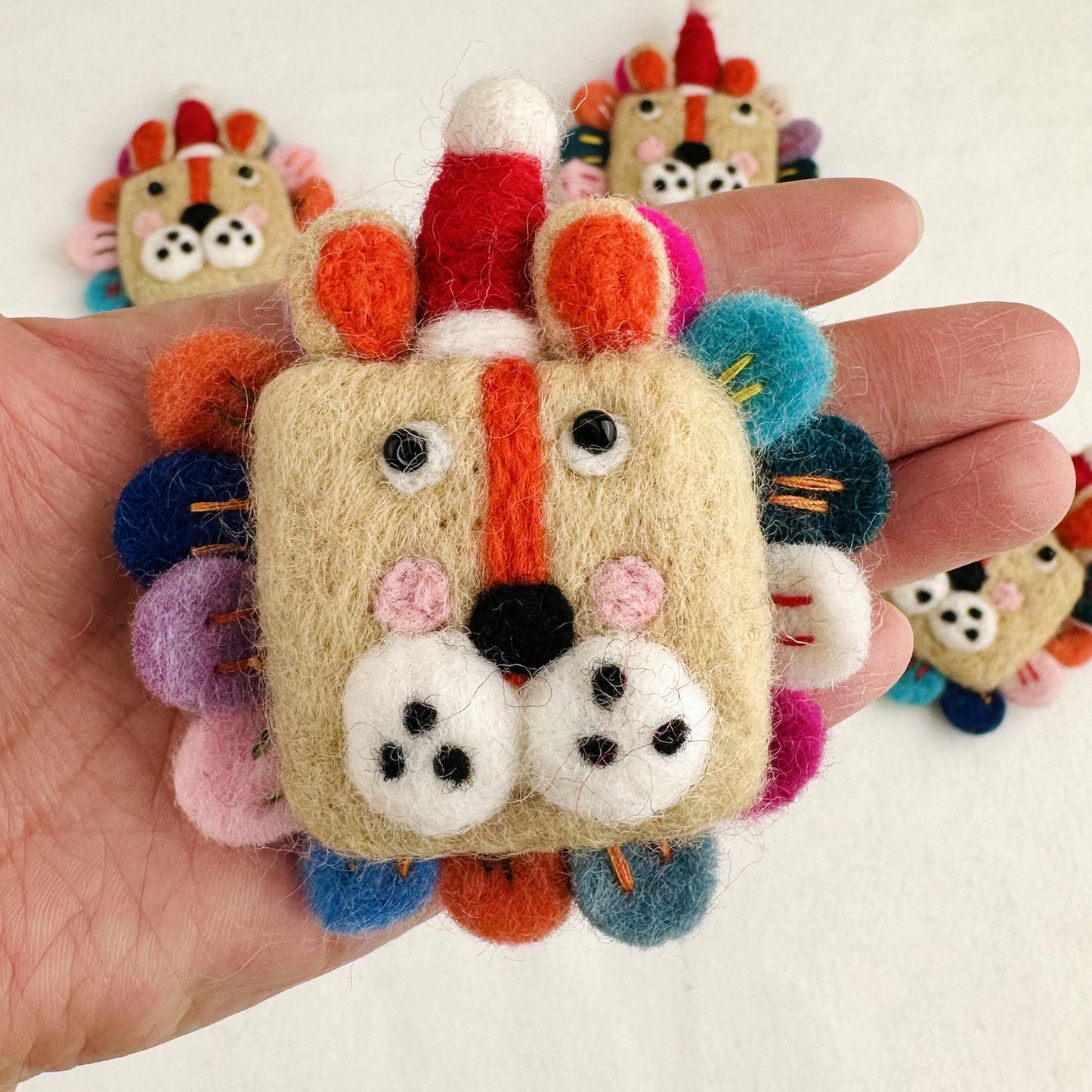 Handmade Felt Lion Brooch – Cute Cartoon Pin