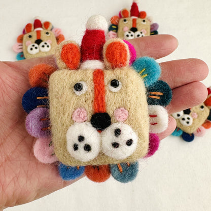 Handmade Felt Lion Brooch – Cute Cartoon Pin