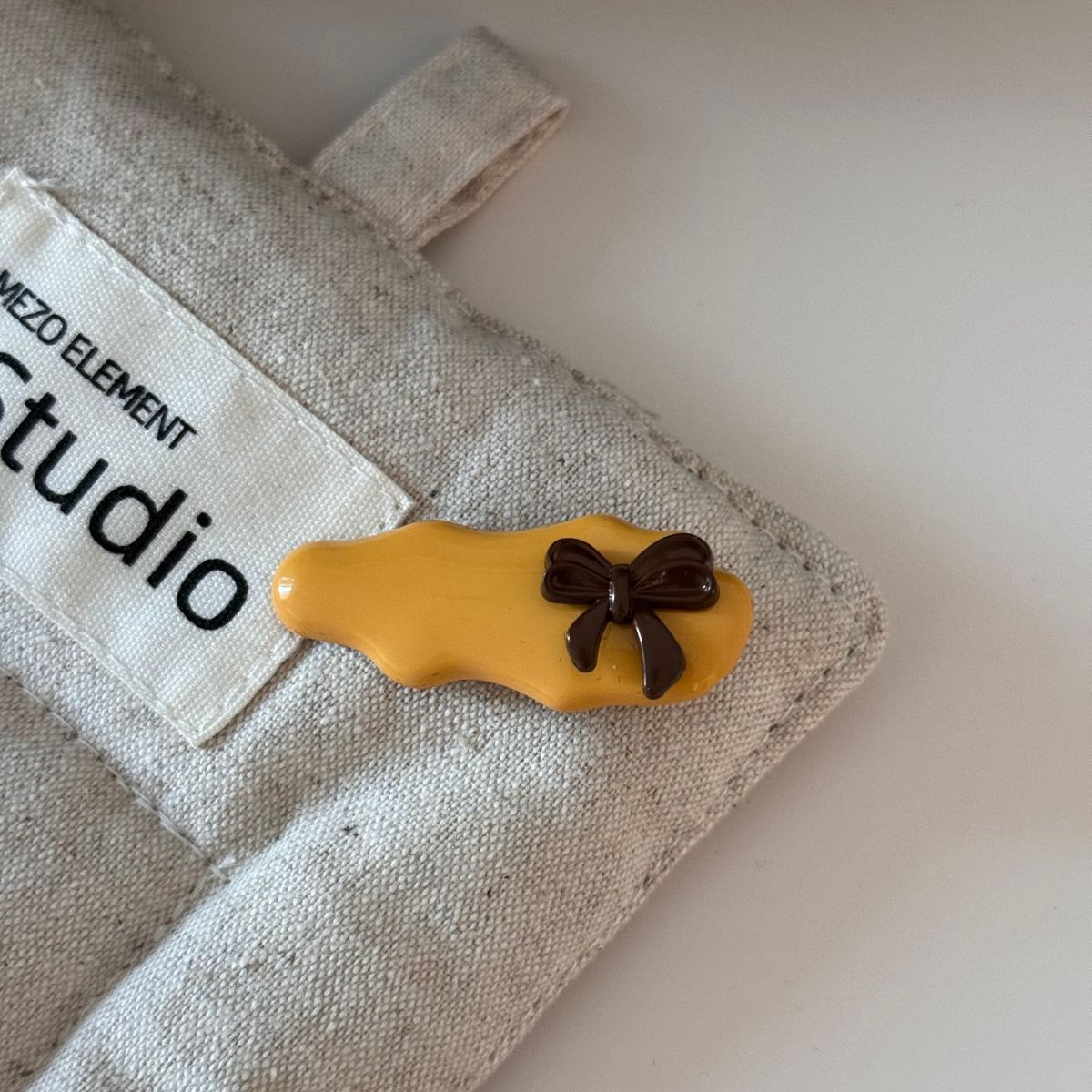 Yellow-Brown Bow Hairpin – Minimalist Side Clip for Girls