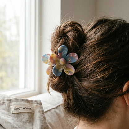 Cellulose Acetate Flower Hair Claw – Minimalist Daily Mood