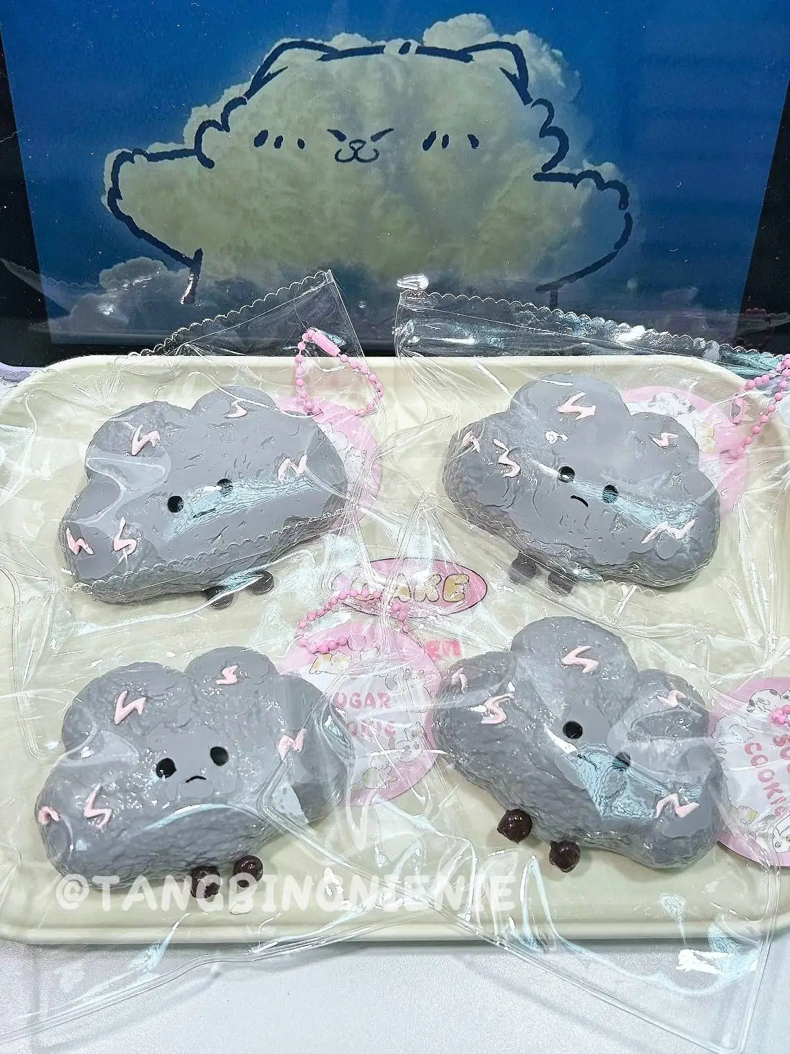Fluffy Cloud Squishy – Slow Rising Stress Relief Toy